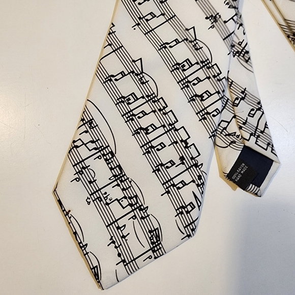 UTOPIA men's white and black music notes Novelty Print tie - Picture 2 of 6